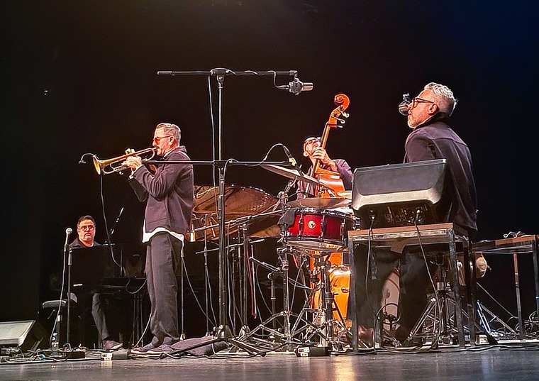 Avishai Cohen u Kerempuhu: Jazz misa za izgubljene iluzije (i poneku zalutalu nadu)