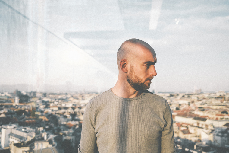 Dave McKendry i Gráinne Hunt donose poletnu ljubavnu priču