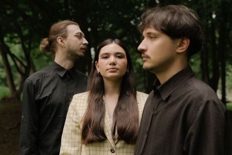 Dina Jashari i Mitsko Biće pripremaju sanjivi koncert u Močvari