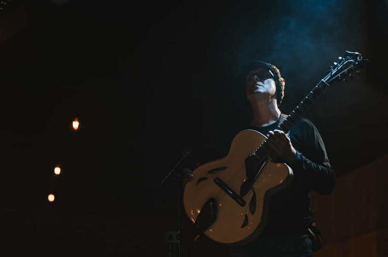 Dodir umova: Zjača, Gurtu, Preda i McGuire spajaju svjetove na albumu „Touching Minds“