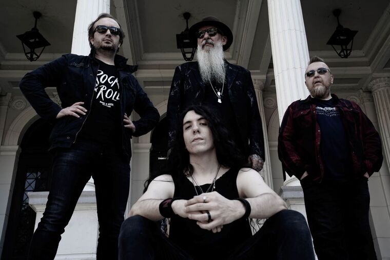 Foxy Head Oživljava Klasični Rock s Novim Singlom 