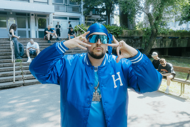 Hiljson Mandela prvi put akustično s bendom u Klubu Sax