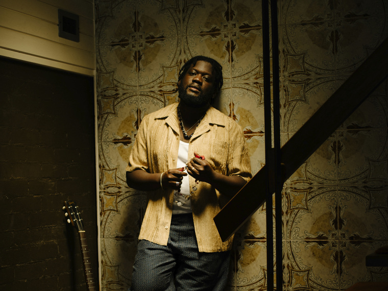 Michael Kiwanuka otkriva novi singl – „Rebel Soul“ ususret albumu „Small Changes“