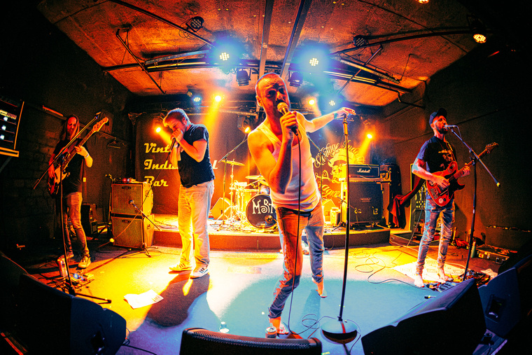 Anđele čuvaru mili svojom snagom M.O.R.T. zakrili