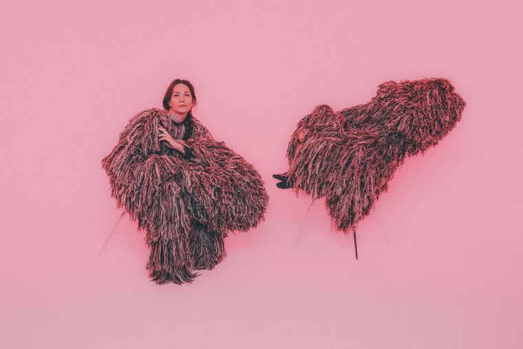 Sara Renar novim albumom Nježne riječi pretvara nježnost u čin otpora