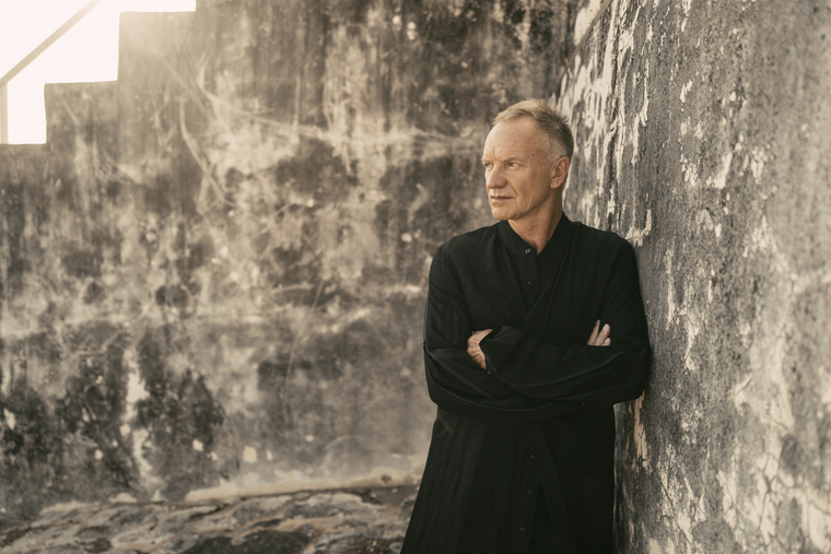 Sting donosi „Por Su Amor”, duet s meksičkim kantautorom KURTOM