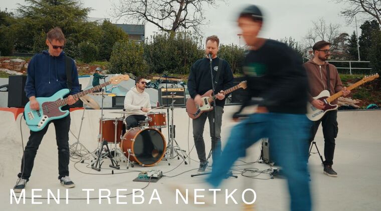 Valovi su stigli i donijeli singl “Meni treba netko”