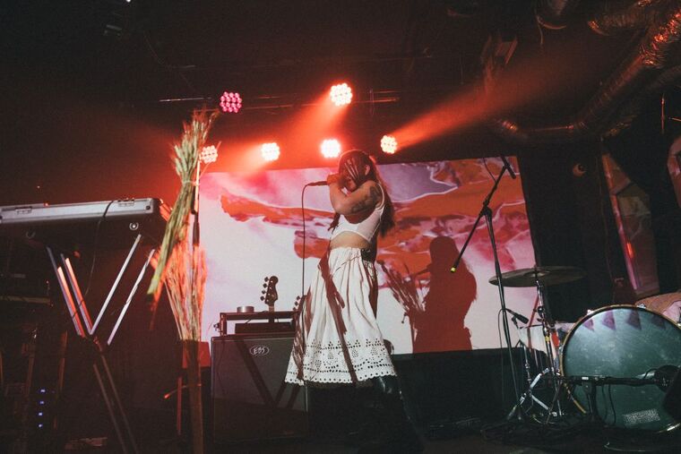 ŽIVA na novom albumu “ŽIIVA” progovara o osjećajima koji dovode do  stvaranja i uništenja