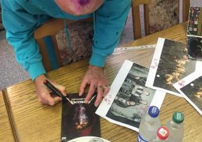 Bjeloruski carinici zaustavili Red Hot Chili Peppers na granici i tražili da potpišu merch od Metallice