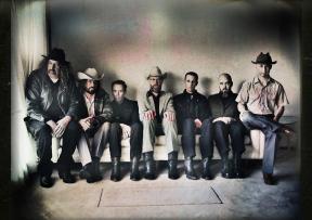 Slim Cessna's Auto Club u Tvornici - Rastavljanje countrya na proste faktore