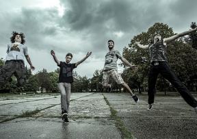 Darkvud predgrupa M.O.R.T.-u u Tvornici