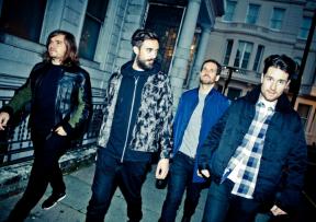 Svijet je poludio - poručuje Bastille