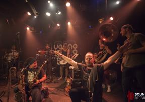 Youngblood Brass Band oduševili Močvaru