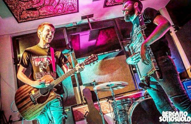 Country Punk Halloween u Route 66-u uz Menagramo