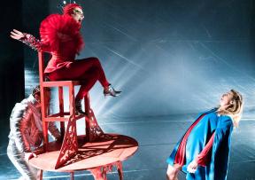 Kako ostati svoj u zemlji luđaka?