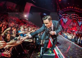 Robbie Williams nastupa na otvorenju Svjetskog nogometnog prvenstva