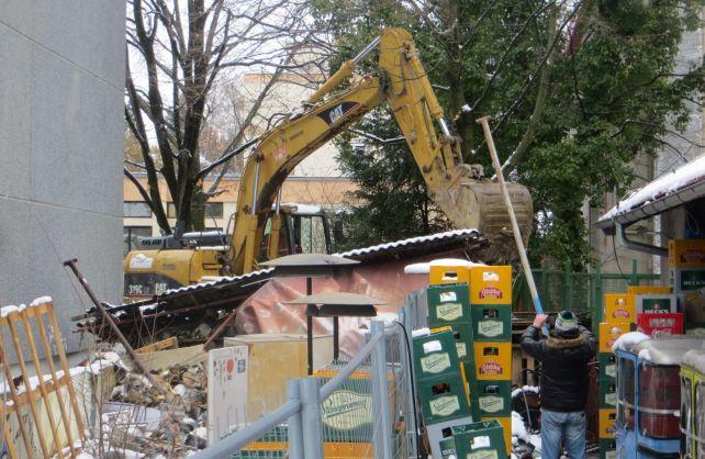 Započelo rušenje GK Jabuka četiri dana prije pedesetog rođendana