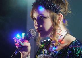 Elektronska horor glazba iz svemira prije Lightning Bolta