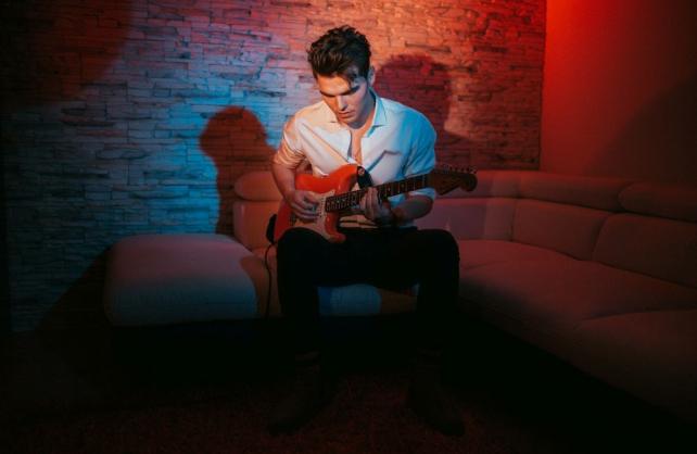 PREMIJERA: David Magdić - 