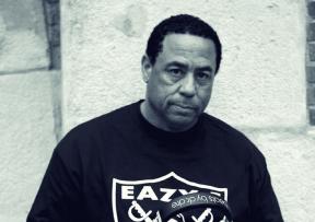 Projekcija filma “Straight Outta Compton” prije DJ Yelle iz N.W.A