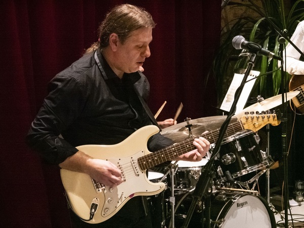 Bruno Mičetić predstavio novi album pred zagrebačkom i riječkom publikom