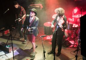 Ogenj pošteno zapalio KSET