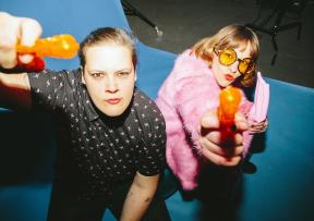 Neon Wife - Novi projekt Irene Žilić i Lucije Potočnik