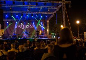 Vrhunski jazz glazbenici s tri kontinenta oduševili publiku na jubilarnom petom Fest Jazza Koprivnica