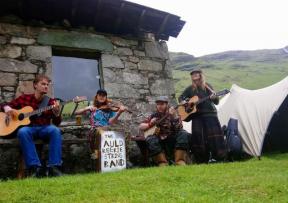Tradicionalna američka folk glazba na Sceni Amadeo