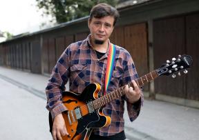 Drito Konj objavio novi singl i posvetio ga asistentici Conana O'Briena