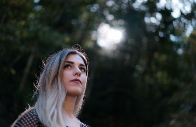 Gordana Marković predstavlja novi autorski singl – „U tišini“