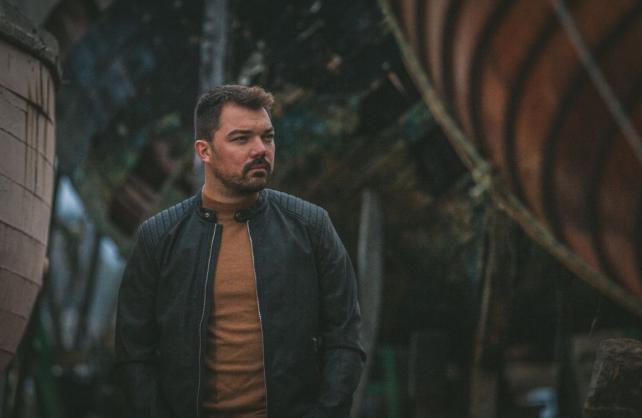 Tadej – novo ime na domaćoj glazbenoj sceni uskoro će se predstaviti na Zagrebačkom festivalu