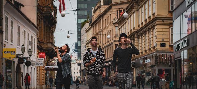 Prijatelji i fanovi benda Proleter u novoj pjesmi i spotu 