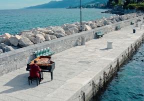 Klavirski virtuoz Zvjezdan Ružić održao tajni koncert uz more