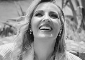 Izabela Martinović novom se pjesmom vratila u tinejdžerske dane prvih ljubavi