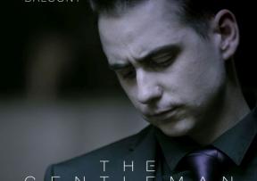 The Gentleman snimio videospot za pjesmu „Balcony“  koja govori o neshvatljivom samouništenju jedne ljubavi